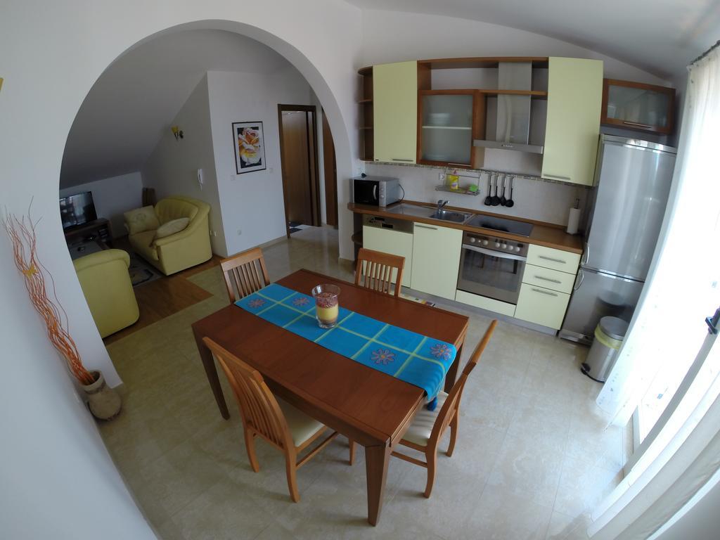 Apartments Romana Slatine Habitación foto